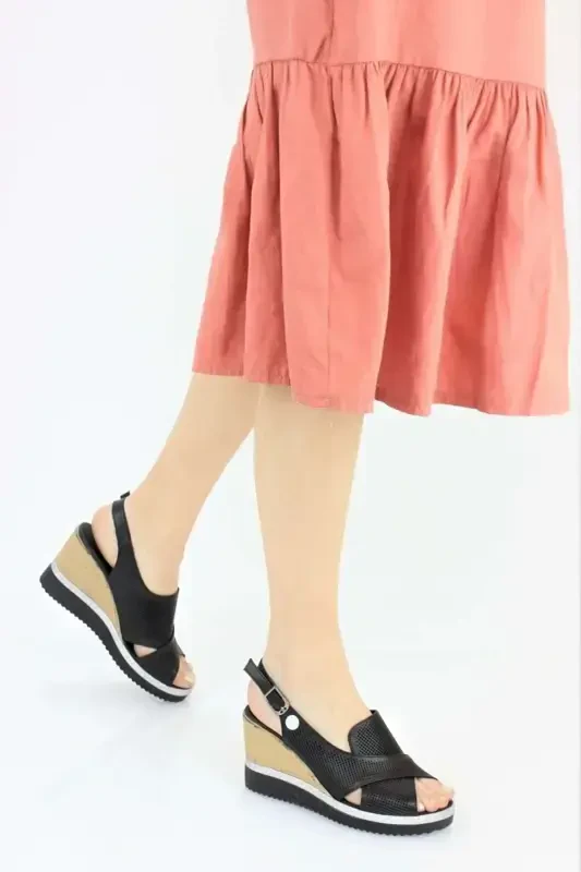 D24YS-1430 Ayollar Charm Sandali-QORA - MAMMAMIA