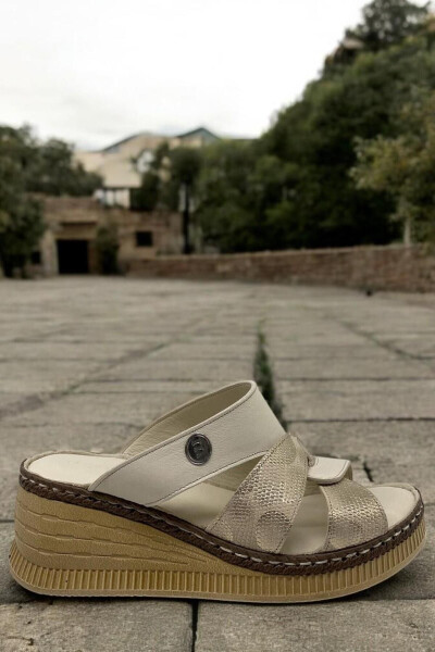 D25yt-1265 Kemik Renk Dore Simli Hakiki Deri Tam Ortopedik Günlük Kadın Terlik - MAMMAMIA (1)