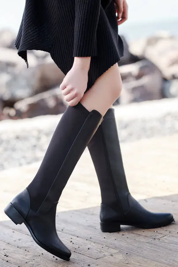 D3025 women's daily boots. - 3