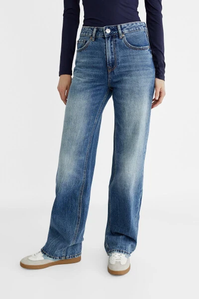 D92 straight fit wide leg jeans - STRADIVARIUS (1)