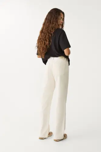 D92 straight fit wide leg jeans-Ecru1 - 3