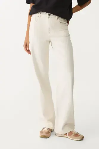 D92 straight fit wide leg jeans-Ecru1 - Stradivarius (1)