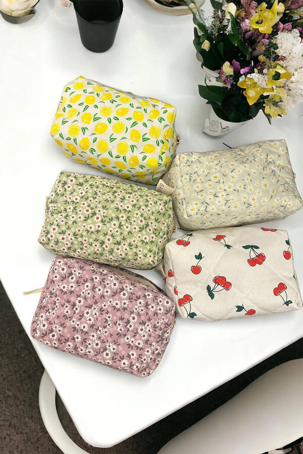 Daisy Pattern Makeup Bag - 4