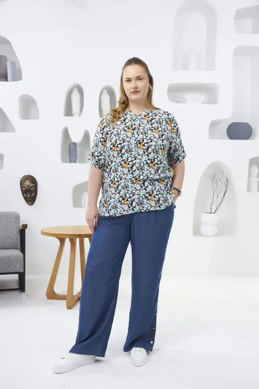 Daisy Print Mandarin Collar Plus Size Blouse Baby Blue - 4