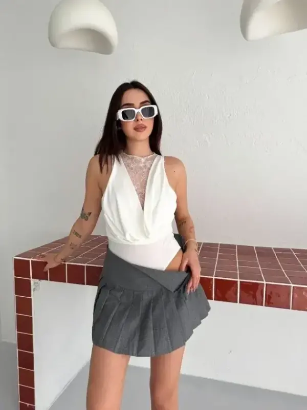 Dantel Detaylı Derin Dekolte Body Şık Kolsuz Yazlık Bodysuit - Beyaz - BÜYÜKBEDENIZ