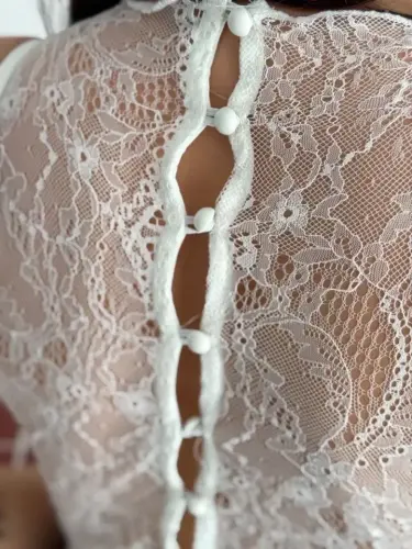 Dantel Detaylı Derin Dekolte Body Şık Kolsuz Yazlık Bodysuit - Beyaz - BÜYÜKBEDENIZ (1)