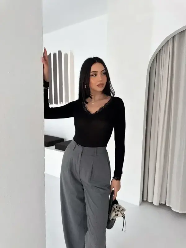 Dantelli V yoqali, orqasi V yoqali, kashmir to‘qimali, uzun yengli bluzka - Vishne (olcha) rangi - 3