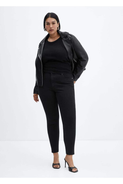 Skinny-Jeans mit verkürzter Länge - Schwarzer Denim - 8