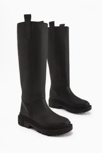 Dayna Black Chunky Sole Pull-On Women's Boot-Black - LIMOYA (1)