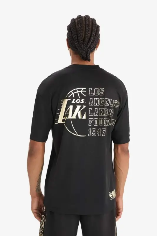 NBA Los Angeles Lakers Boxy Fit Bisiklet Yaka Sırt Baskılı Kısa Kollu Tişört-Siyah - 9
