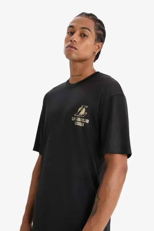 DeFactoFit NBA Los Angeles Lakers Boxy Fit Велосипедный вырез Горловина С принтом на спине Футболка с короткими рукавами-черный - 7