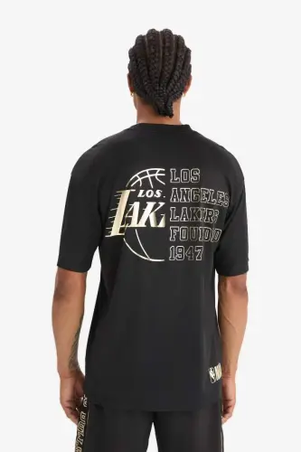 DeFactoFit NBA Los Angeles Lakers Boxy Fit Велосипедный вырез Горловина С принтом на спине Футболка с короткими рукавами-черный - 9