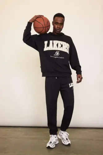 DeFactoFit NBA Los Angeles Lakers Jogger Спортивные штаны Стандартный крой С карманами Эластичный пояс Штанина из ткани Skuba Dalgıç-черный - 3