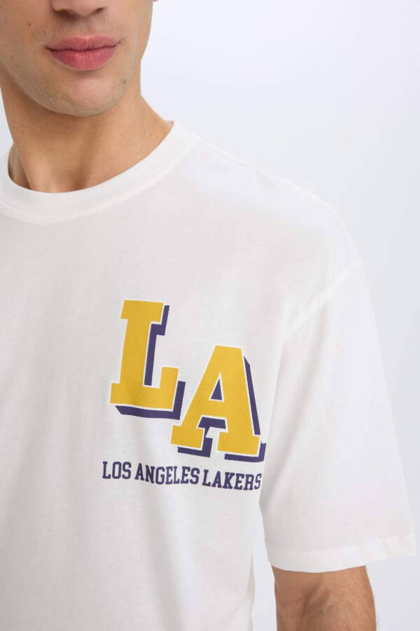 NBA Los Angeles Lakers Oversıze Bisiklet Yaka Kısa Kollu Tişört-Ekru - 7