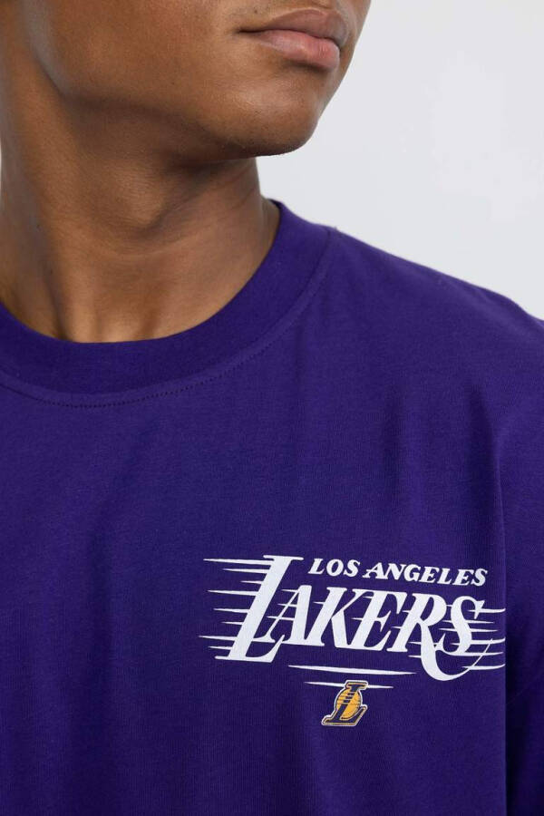 DeFactoFit NBA Los Angeles Lakers Oversize Fit Bisiklet Yaka Kısa Kollu Tişört Koyu Mor - 6