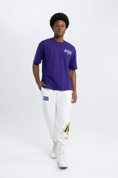 DeFactoFit NBA Los Angeles Lakers Oversize Fit Yelkanli Yoqali Qisqa Yengli Futbolka To'q Binafsha - 2