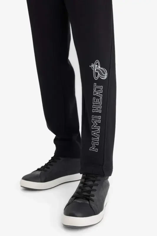 DeFactoFit NBA Miami Heat Thick Jogger Sweatpants Standard Fit Pocketed Elastic Waistband Hem-Black - 2