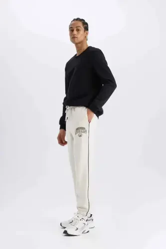 DeFactoFit NBA Milwaukee Bucks Jogger sport shim Standart Fit cho'ntakli elastik bantli shim Skuba sho'ng'in matosi-Tosh - 6