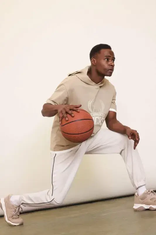 DeFactoFit NBA Milwaukee Bucks Jogger Спортивные Штаны Стандартного Кроя С Карманами Эластичный Пояс Эластичные Манжеты Ткань Для Подводного Плавания-Камень - 4