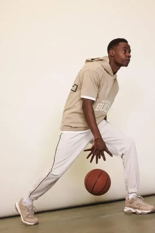 DeFactoFit NBA Milwaukee Bucks Jogger Спортивные Штаны Стандартного Кроя С Карманами Эластичный Пояс Эластичные Манжеты Ткань Для Подводного Плавания-Камень - 5