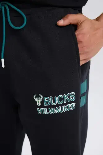 NBA Milwaukee Bucks Kalın Jogger Eşofman Altı Standart Fit Cepli Beli Bağcıklı Lastikli Paça-Siyah - 1