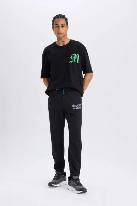 NBA Milwaukee Bucks Kalın Jogger Eşofman Altı Standart Fit Cepli Beli Bağcıklı Lastikli Paça-Siyah - 1