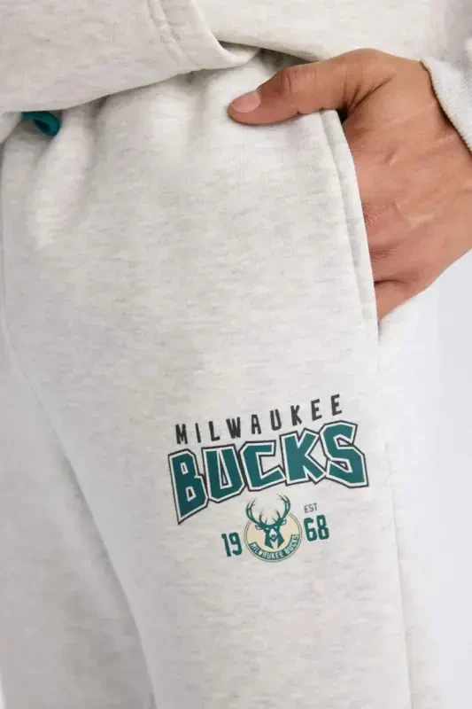 DeFactoFit NBA Milwaukee Bucks Qalin Jogger sport shimining pastki qismi Standart Fit Bel bog'ichli cho'ntakli-Ochiq kulrang melanj - 2