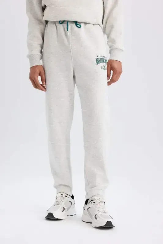 DeFactoFit NBA Milwaukee Bucks Thick Jogger Sweatpants Standard Fit Drawstring Waistband Pocketed-Light Gray Melange - DEFACTO