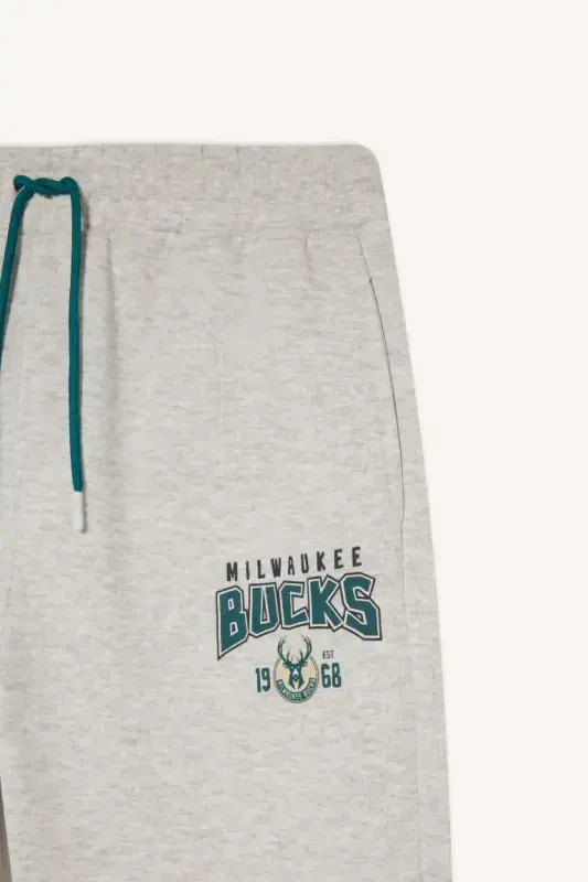 DeFactoFit NBA Milwaukee Bucks Thick Jogger Sweatpants Standard Fit Drawstring Waistband Pocketed-Light Gray Melange - 4