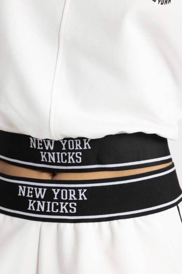 DeFactoFit NBA New York Knicks Crop Bisiklet Yaka Kısa Kollu Tişört Ekru - 6