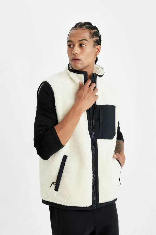 DeFactoFit Regular Fit Welsoft Plush Vest - 3