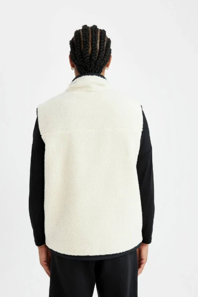 DeFactoFit Regular Fit Welsoft Plush Vest - 6
