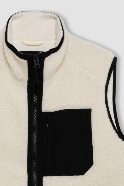 DeFactoFit Regular Fit Welsoft Plush Vest - 8