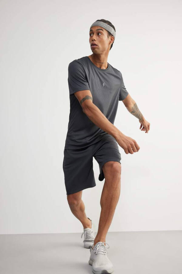 DeFactoFit Slim Fit Bicycle Neck Printed Short Sleeve Sports T-Shirt Black - 2