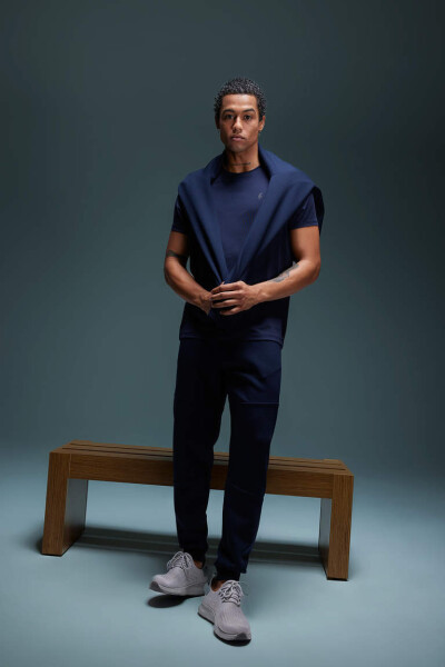 DeFactoFit Sporcu Jogger Eşofman Altı Slim Fit Dar Kesim Çift Cepli Beli Paçası Lastikli Skuba Dalgıç Kumaş Lacivert - 3