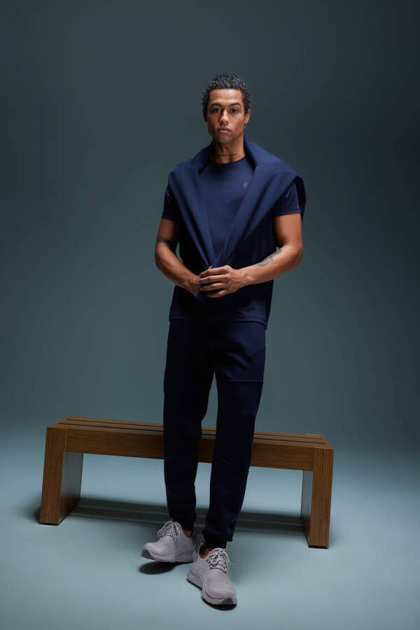 DeFactoFit Sporcu Jogger Eşofman Altı Slim Fit Dar Kesim Çift Cepli Beli Paçası Lastikli Skuba Dalgıç Kumaş Lacivert - 3