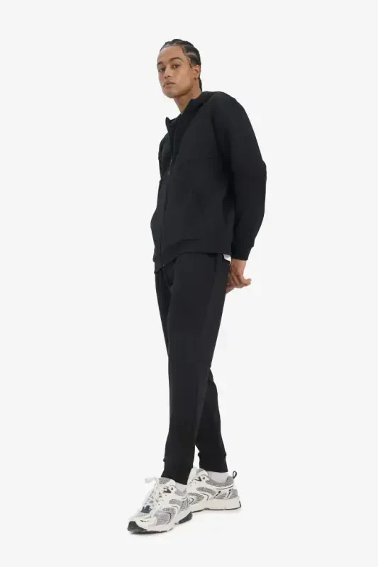 DeFactoFit Slim Fit Ikki Cho'ntakli Standart Oyoqli Skuba Suv O'ynaydigan Mato Jogger Shimim Qora - 4