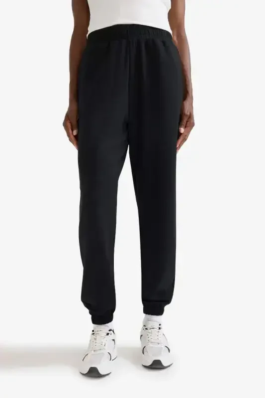 DeFactoFit Sportchi Jogger Yengil Sport Shim Standart Fit Modal Ikki Cho'ntakli Asosiy Tekis-Qora - 4