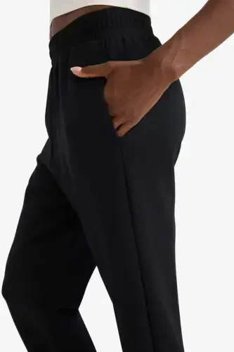 DeFactoFit Sportchi Jogger Yengil Sport Shim Standart Fit Modal Ikki Cho'ntakli Asosiy Tekis-Qora - 5