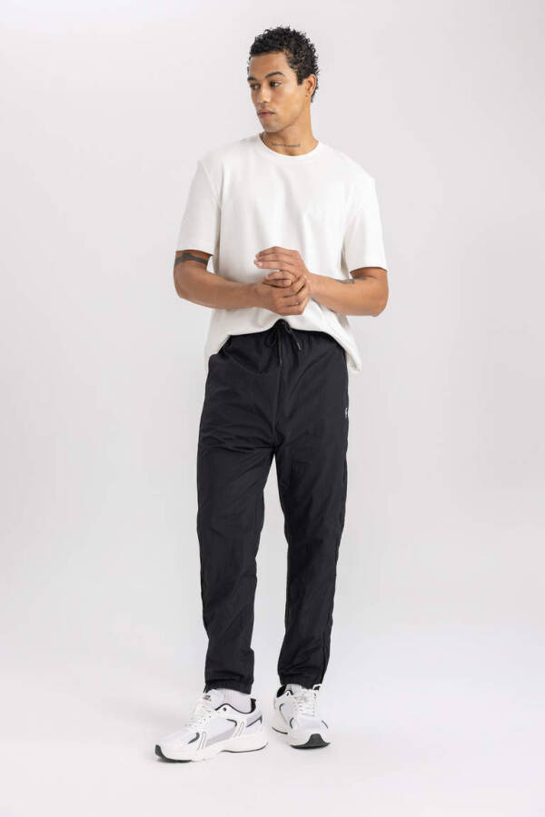 DeFactoFit Standard Fit Double Pocket Woven Jogger Sweatpants Black - 2