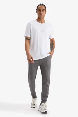 Standart Fit Bisiklet Yaka Baskılı Esnek Kumaş Sporcu Kısa Kollu Tişört-Beyaz - 2