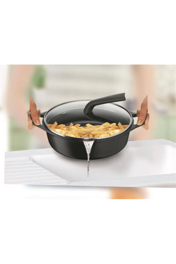 Delicio Cast Iron Deep Pot - 24 Cm - 13