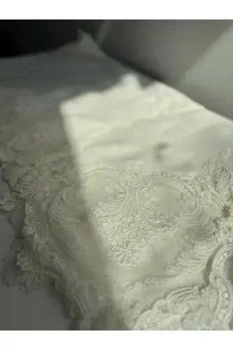 Demet Ecru 12-Person 26-Piece French Lace Dowry Dinner Tablecloth Set Runner Set - 4