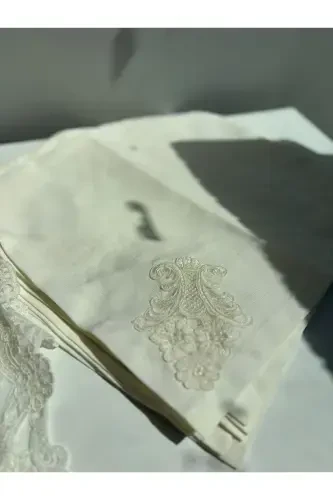 Demet Ecru 12-Person 26-Piece French Lace Dowry Dinner Tablecloth Set Runner Set - 5