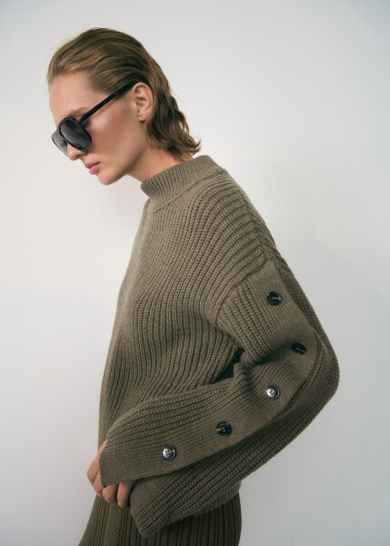 Detailed knitted, khaki sweater. - 14