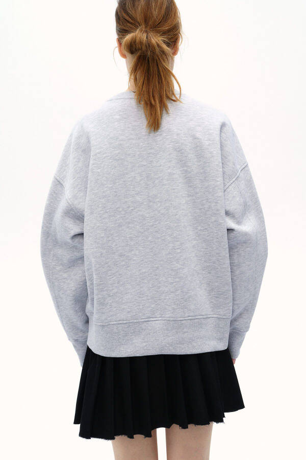 Detailed Oversize Sweatshirt - 4