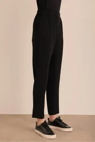 Detailed woven carrot pants with elastic waist - 4