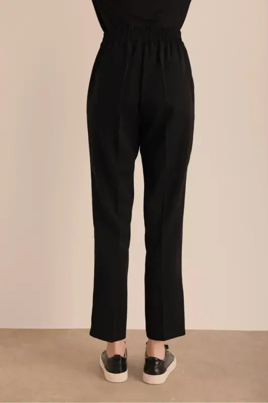 Detailed woven carrot pants with elastic waist - 6