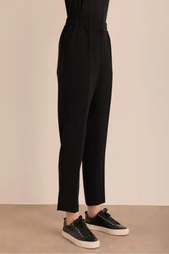 Detailed woven carrot pants with elastic waist - 4