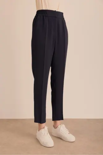 Detailed woven carrot pants with elastic waistband - 5